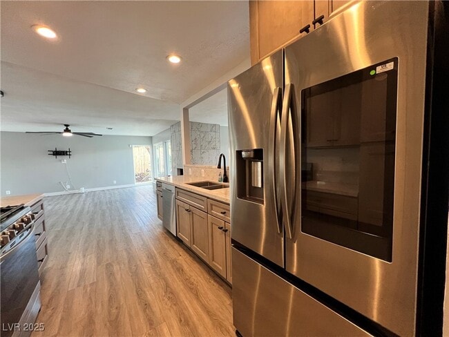 Building Photo - 3140 Hebard Dr