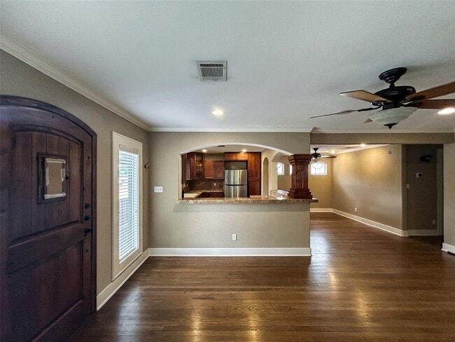 Building Photo - 2415 Durwood St