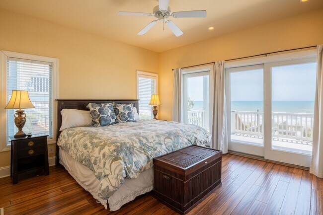 Building Photo - RENT MONTHLY THIS AMAZING HOME THIS OFF-SEASON