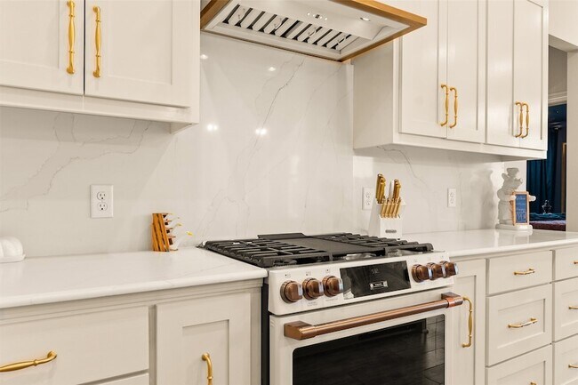 Building Photo - 440 LEGACY Pl