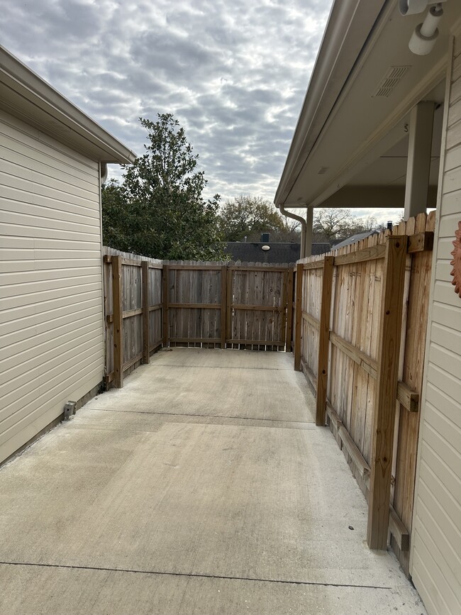 Building Photo - 3134 Gatsby Ln