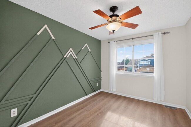 Building Photo - 5559 Wickerdale Ln