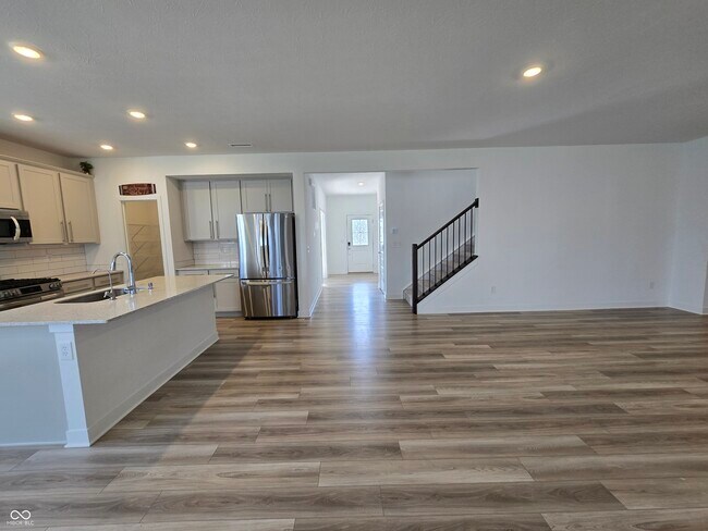 Building Photo - 5128 Summerton St