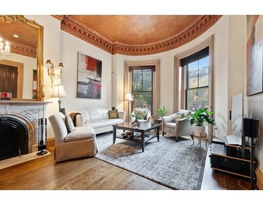 Building Photo - 598 Tremont St