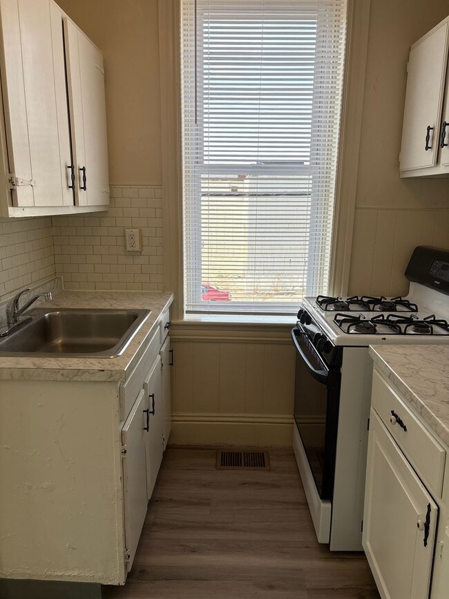 Building Photo - 1 Bed/1Bath West End- York City SD