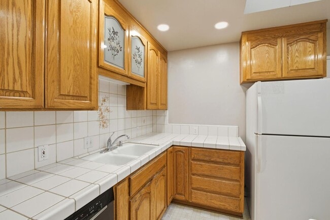 Building Photo - 2682 Coit Dr