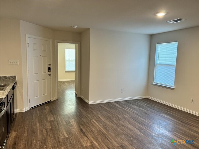 Building Photo - 918 S 39th St