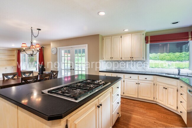Building Photo - 16754 Quail Ct