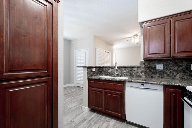 Building Photo - 9050 W Warm Springs Rd