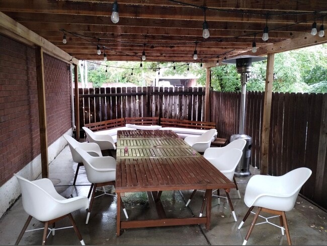 Building Photo - Coming Soon!! Stunning Bonneville Hills 3b...