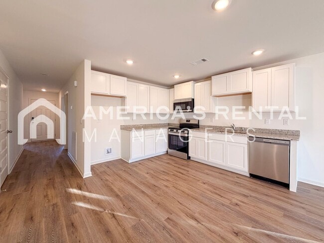 Building Photo - Coming Soon! Available to View NOW!!! DEPOSIT PENDING!!!