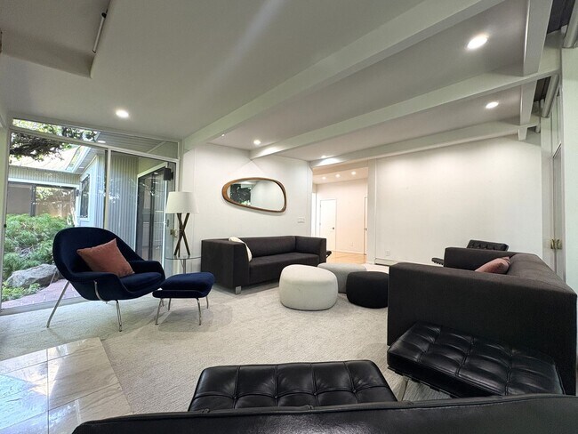 Building Photo - Eichler-Style Gem in Desirable Triple El N...
