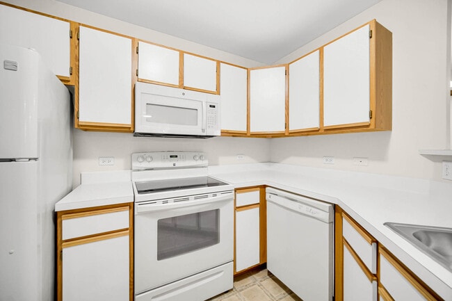Building Photo - 300 Cunat Blvd