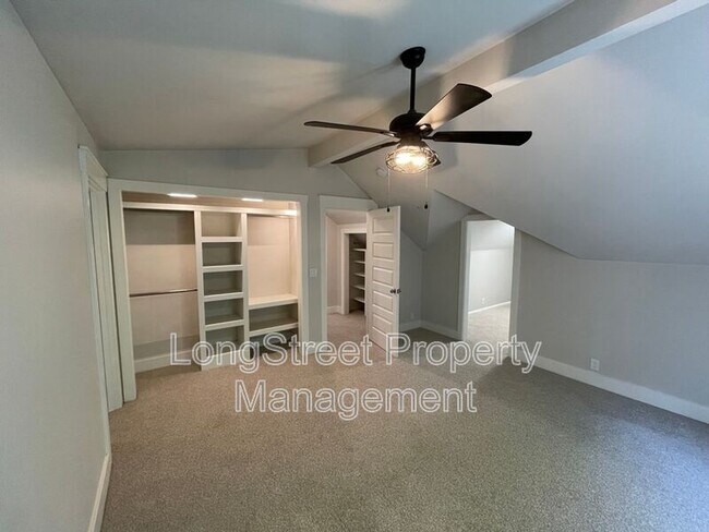 Building Photo - 11687 SE 33rd Ave