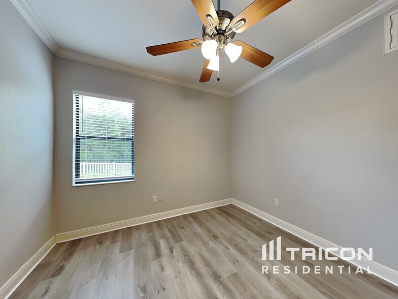 Building Photo - 2106 152nd Ct E