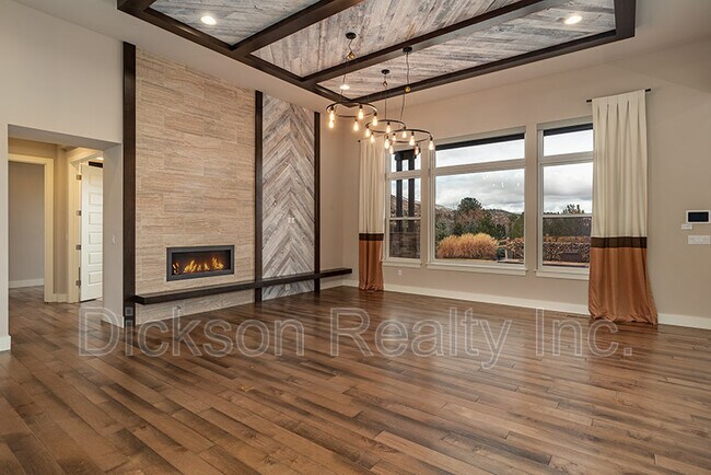 Building Photo - 4001 Whispering Pine Loop