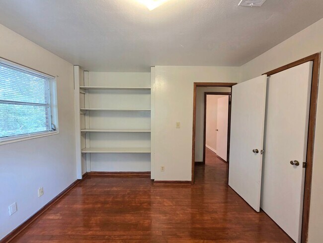 Building Photo - 6016 Sewell St