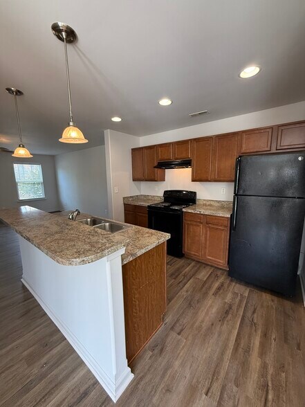 Building Photo - 256 Old Woolen Mill Ln