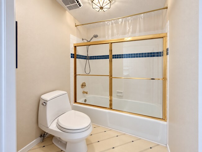 Building Photo - 3071 Crestablanca Dr