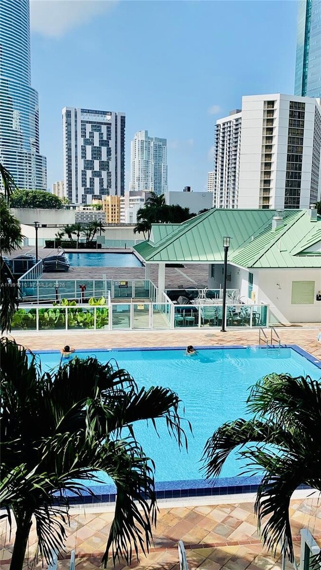 Building Photo - 41 SE 5th St