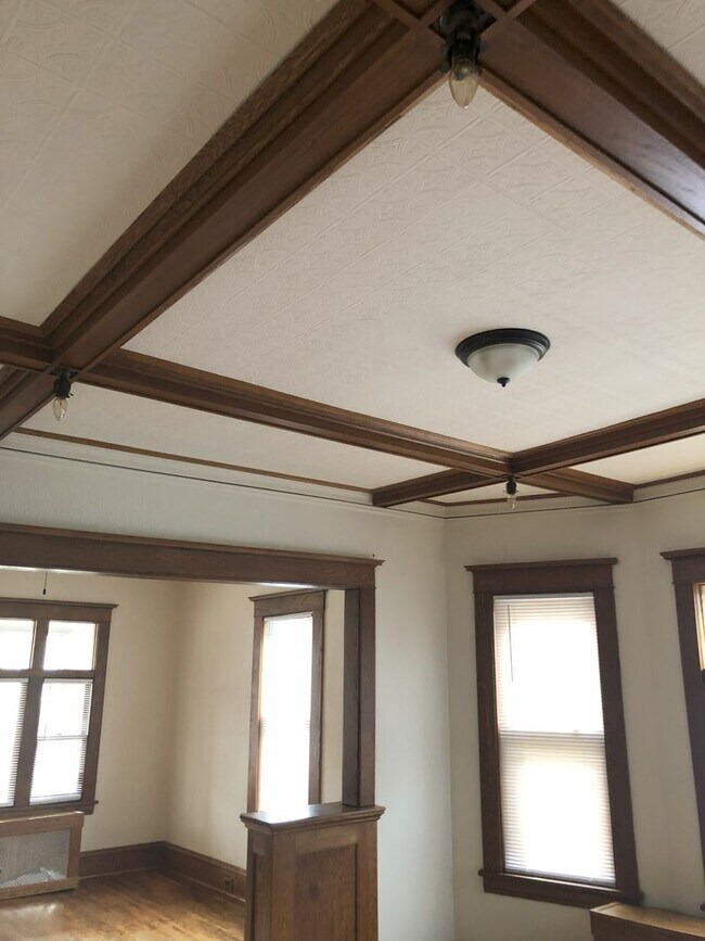 Building Photo - Minneapolis Duplex for Rent