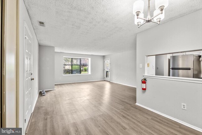 Primary Photo - 4901A Dunbarton Rd