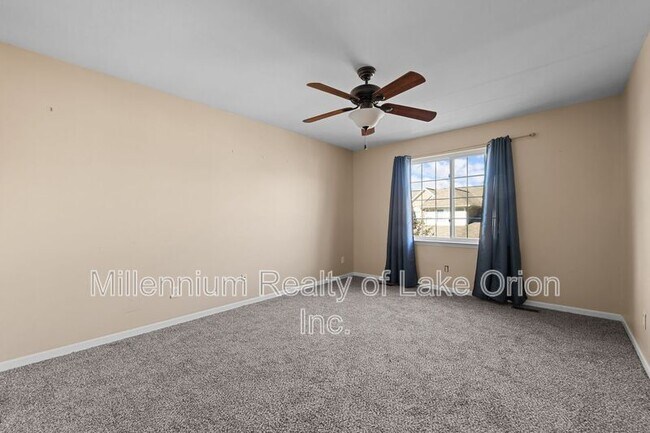 Building Photo - 420 James Cir