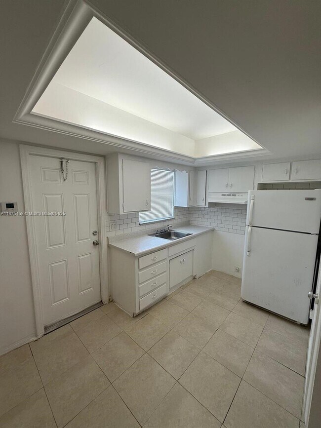 Building Photo - 315 NW 32nd St