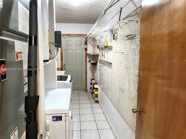 Building Photo - 2231 SW 14th St