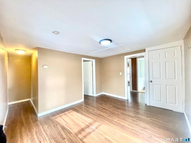 Building Photo - 128 Franklin St