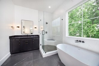 Building Photo - 1911 Lauderdale St