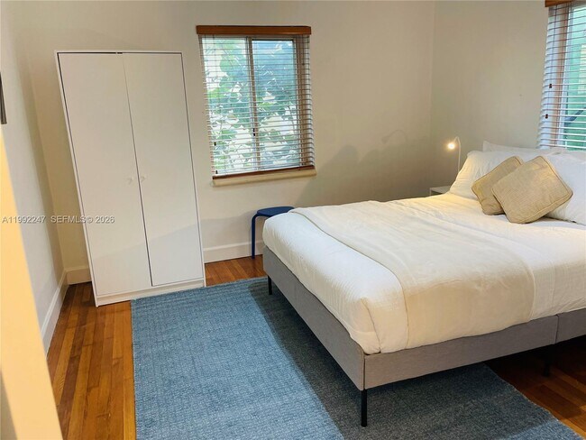 Building Photo - 8036 Harding Ave