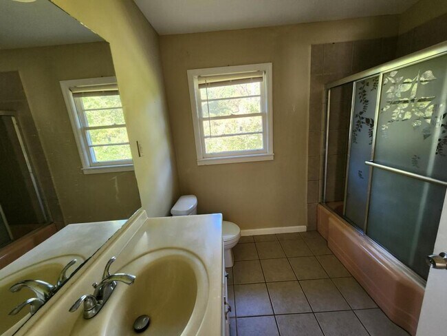 Building Photo - 1729 Capistrana Pl