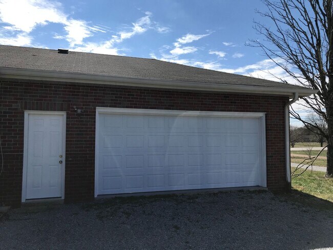 Building Photo - 2525 Leeville Pike