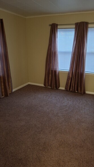 Building Photo - 401 Monroe St