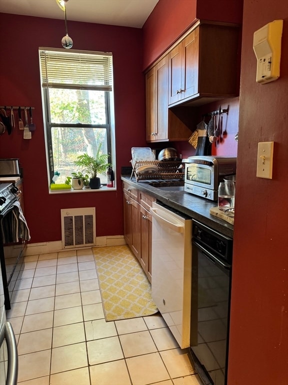 Building Photo - 20 Linwood St