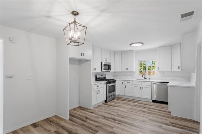 Building Photo - South 2nd- 4 Bed 2 Bath Remodeled Home in El Cajon!