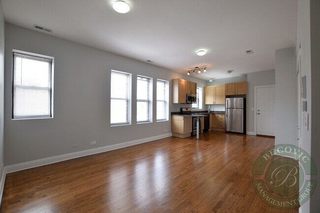 Building Photo - 7530 N Seeley Ave