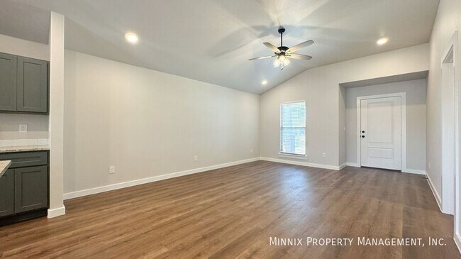 Building Photo - 2148 Kokomo Ave