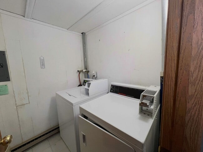Building Photo - 2310 Radtke Ave