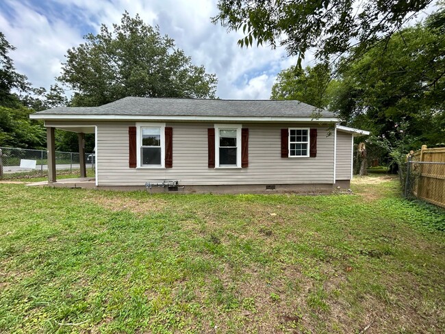 Building Photo - Updated 3/1 House in South Rome- $1,095