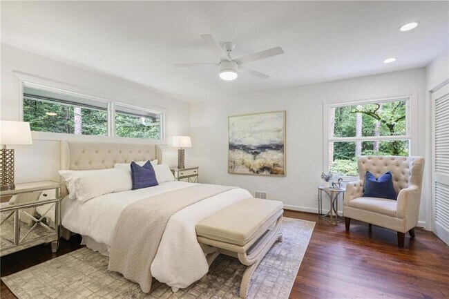 Building Photo - 2800 Mornington Dr NW