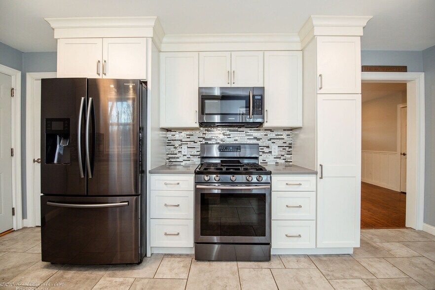 Building Photo - 123 Haines Ave