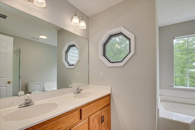 Building Photo - 4159 Saddle Horn Dr