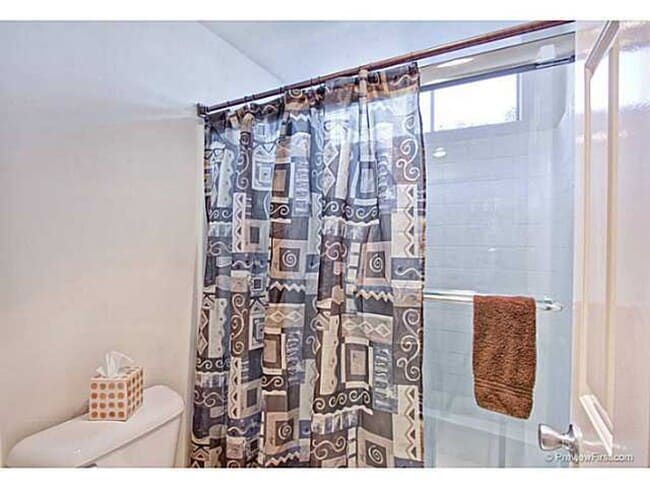 Building Photo - $3,100 - 2 Bed / 2 Bath Condo in Mission H...