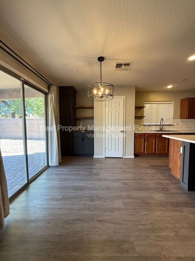 Building Photo - 12334 W Turney Ave