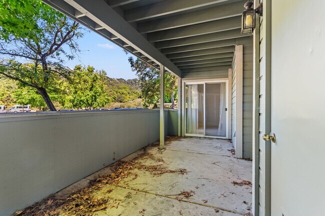 Building Photo - 760 Canyon Oaks Dr