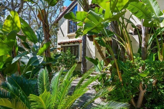 Building Photo - 2 bedroom in La Jolla CA 92037