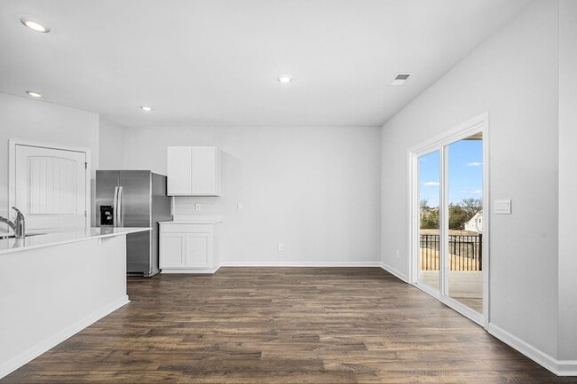 Building Photo - 1512 Mountain View Dr