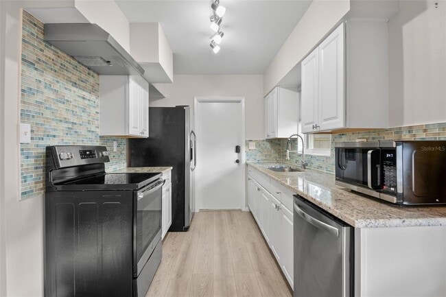 Building Photo - 5600 33rd Ave N